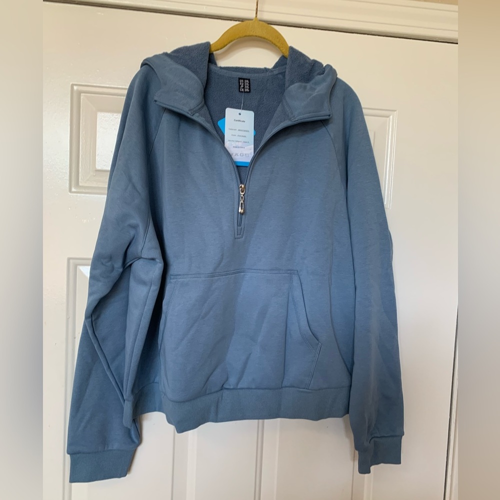 Magcomsen Women’s Hoodie NWT 🌴